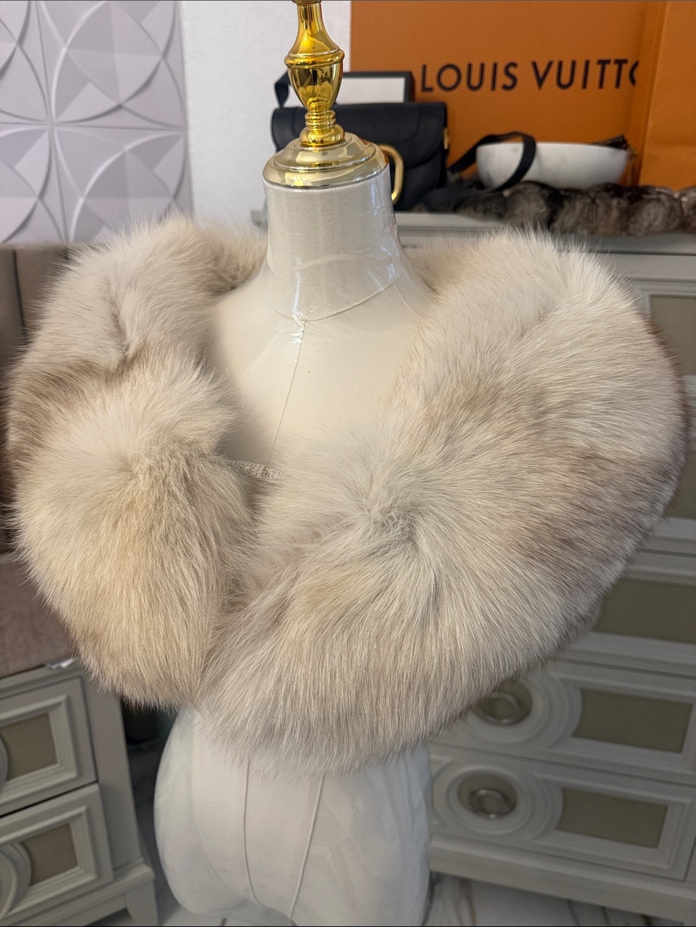 SAGA FOX FUR WRA THiZck COLLAR